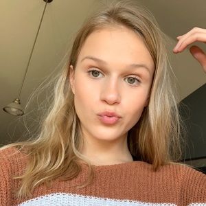 Meet your Posher, Alyssa